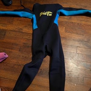 Wetsuit boy size 4